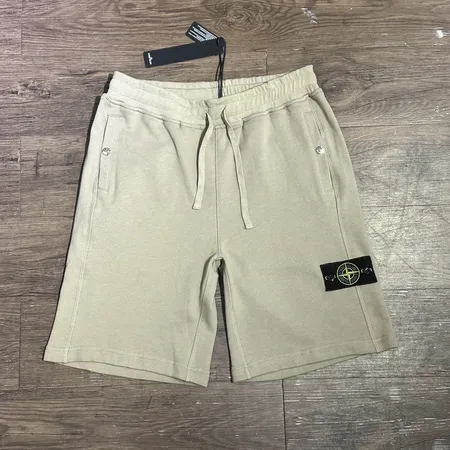 ストーンアイランド ショートパンツ