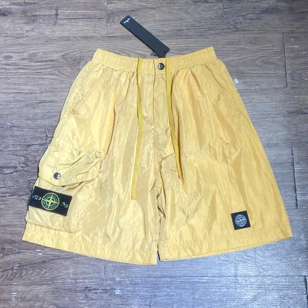 ストーンアイランド ショートパンツ