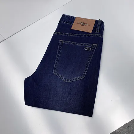 フェラガモ ジーンズ