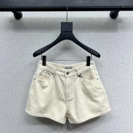 ミュウミュウ ショートパンツ