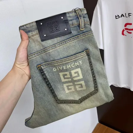 ジバンシィ ジーンズ