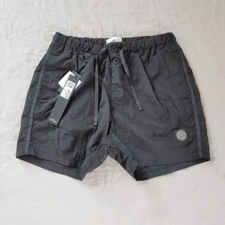 ストーンアイランド ショートパンツ