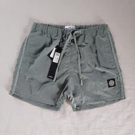 ストーンアイランド ショートパンツ