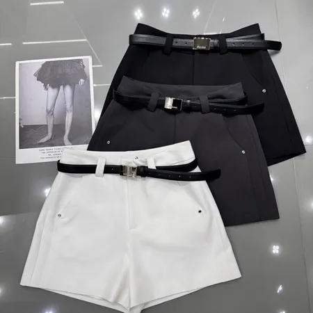 ミュウミュウ ショートパンツ