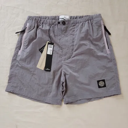 ストーンアイランド ショートパンツ
