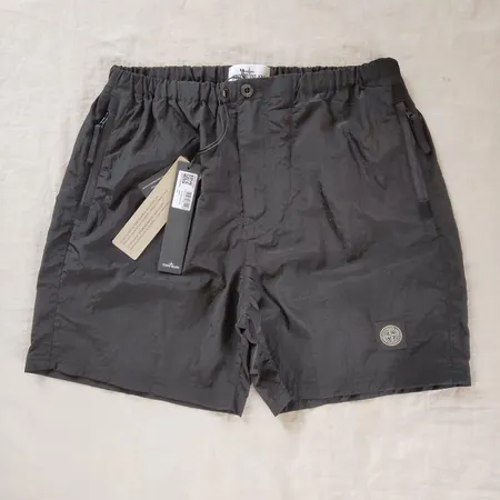 ストーンアイランド ショートパンツ