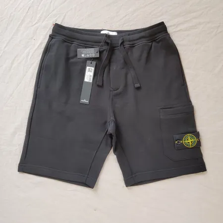ストーンアイランド ショートパンツ