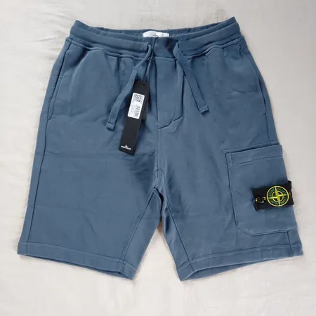 ストーンアイランド ショートパンツ