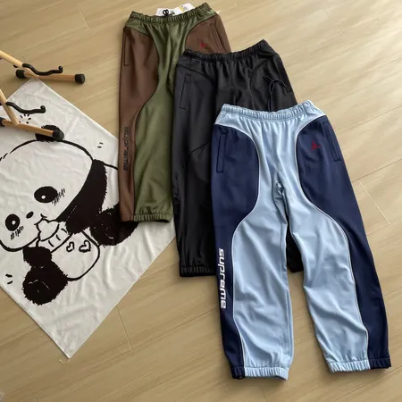 アディダス カジュアルパンツ