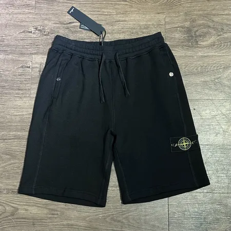 ストーンアイランド ショートパンツ