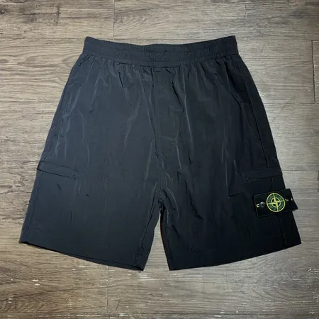 ストーンアイランド ショートパンツ