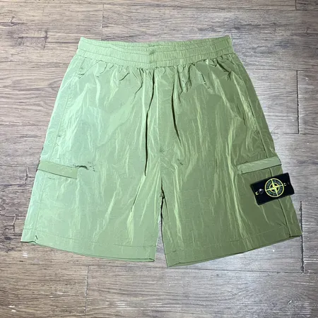 ストーンアイランド ショートパンツ