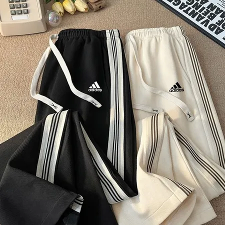 アディダス カジュアルパンツ