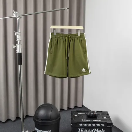 アディダス ショートパンツ