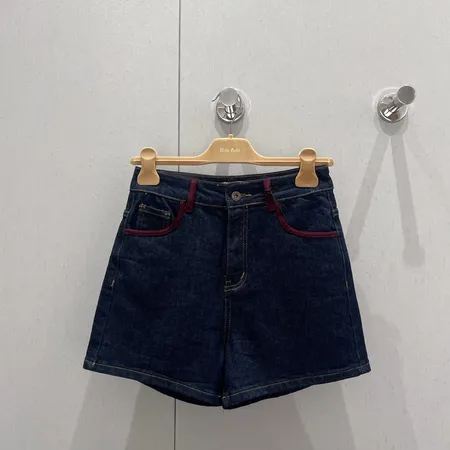 ミュウミュウ ショートパンツ