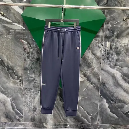 グッチ カジュアルパンツ