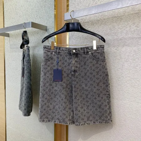 ルイヴィトン ショートパンツ