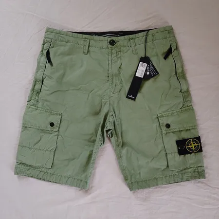 ストーンアイランド ショートパンツ