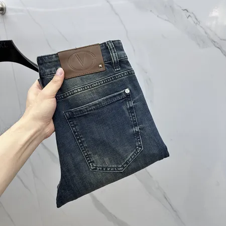 ヴァレンティノ ジーンズ