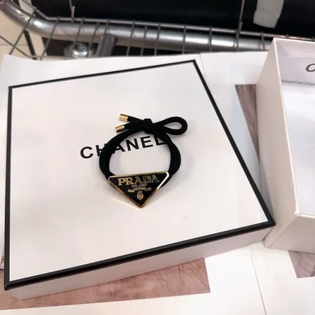 プラダ ヘアアクセサリー