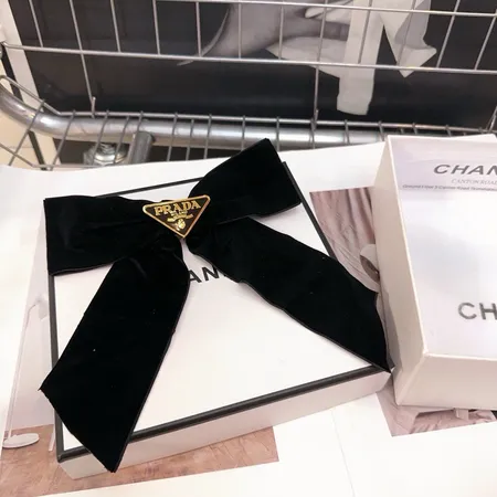 プラダ ヘアアクセサリー