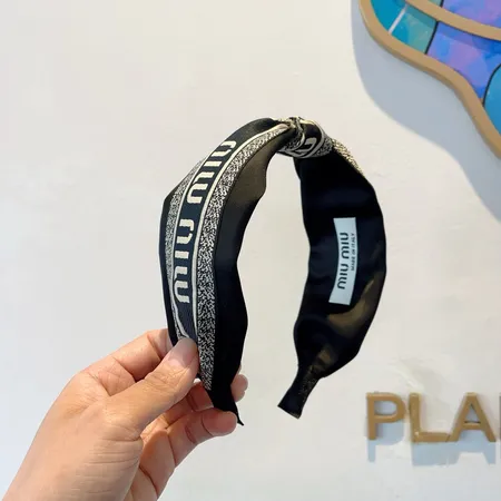 ミュウミュウ ヘアアクセサリー