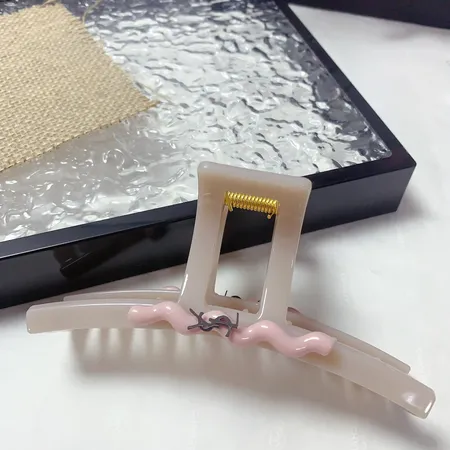 セリーヌ ヘアアクセサリー