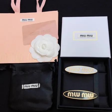 ミュウミュウ ヘアアクセサリー