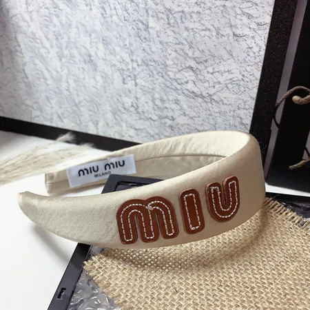 ミュウミュウ ヘアアクセサリー