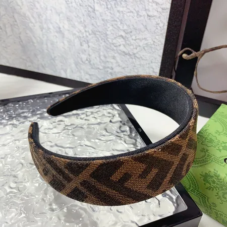 フェンディ ヘアアクセサリー