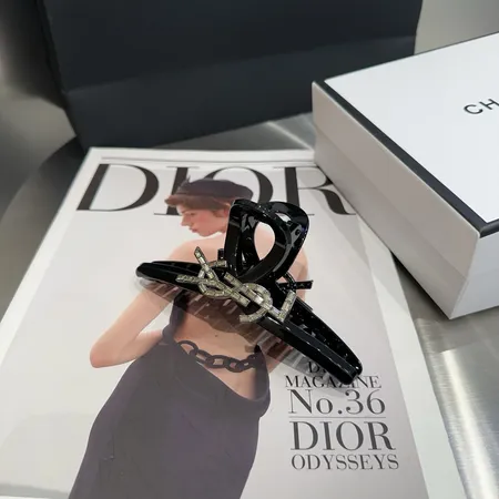 セリーヌ ヘアアクセサリー