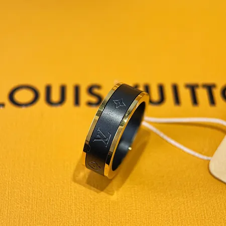 ルイヴィトン 指輪