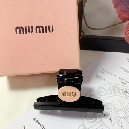 ミュウミュウ ヘアアクセサリー