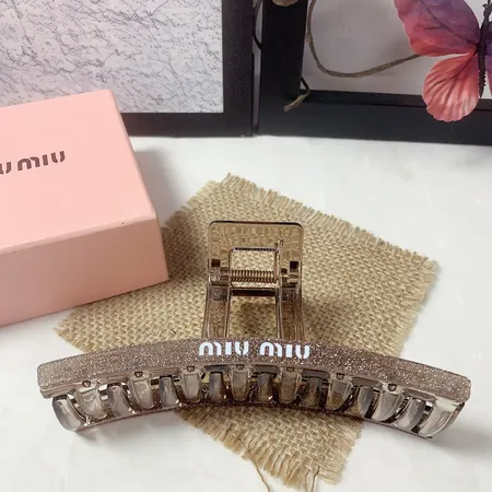 ミュウミュウ ヘアアクセサリー