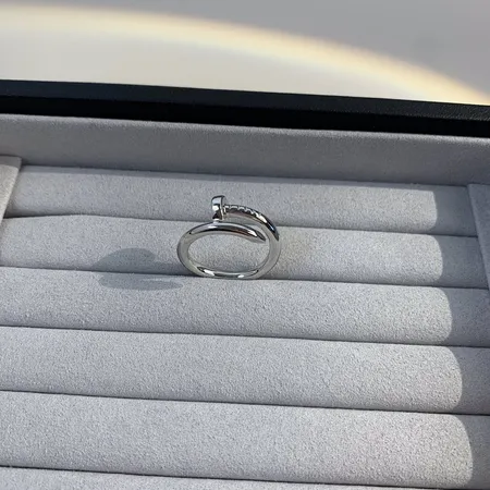 カルティエ 指輪