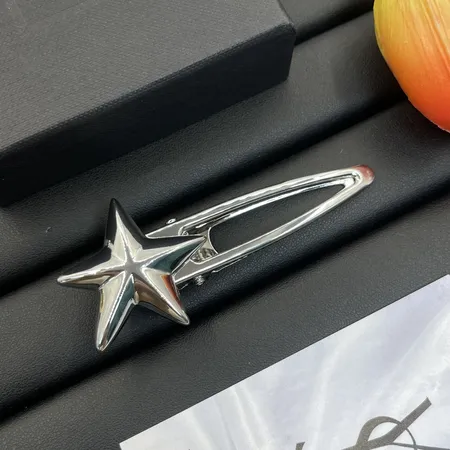 セリーヌ ヘアアクセサリー