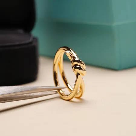 ティファニー 指輪