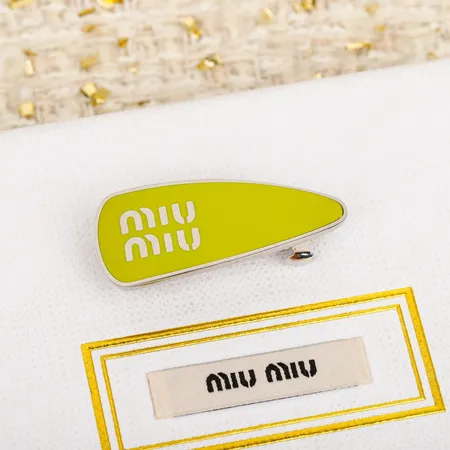 ミュウミュウ ヘアアクセサリー