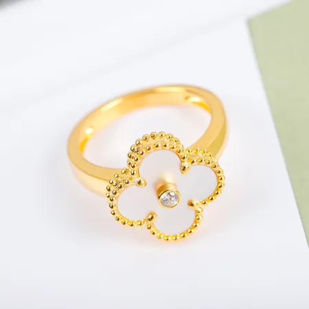 ヴァン クリーフ＆アーペル 指輪