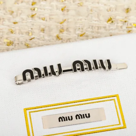 ミュウミュウ ヘアアクセサリー