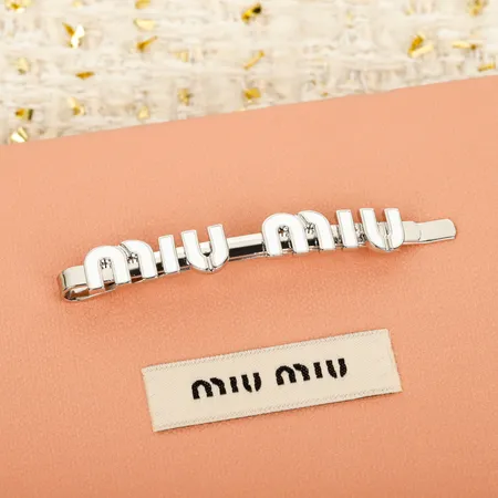 ミュウミュウ ヘアアクセサリー