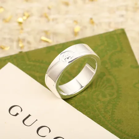 グッチ 指輪