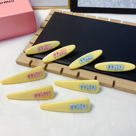 ミュウミュウ ヘアアクセサリー