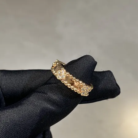 ヴァン クリーフ＆アーペル 指輪