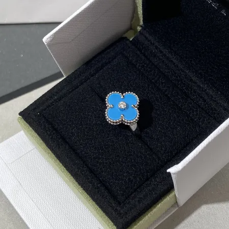 ヴァン クリーフ＆アーペル 指輪