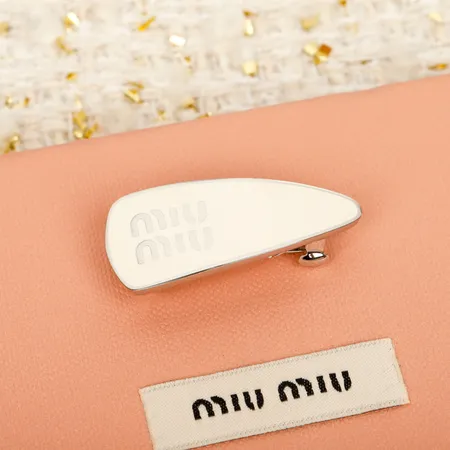 ミュウミュウ ヘアアクセサリー