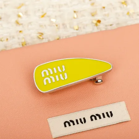 ミュウミュウ ヘアアクセサリー