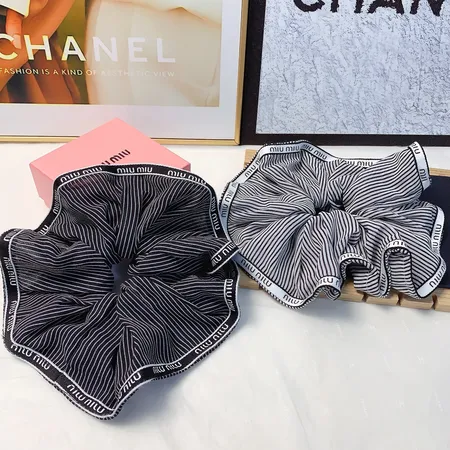 ミュウミュウ ヘアアクセサリー