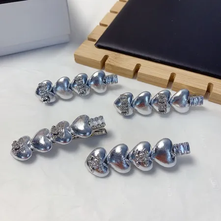 ミュウミュウ ヘアアクセサリー