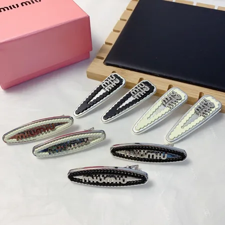 ミュウミュウ ヘアアクセサリー